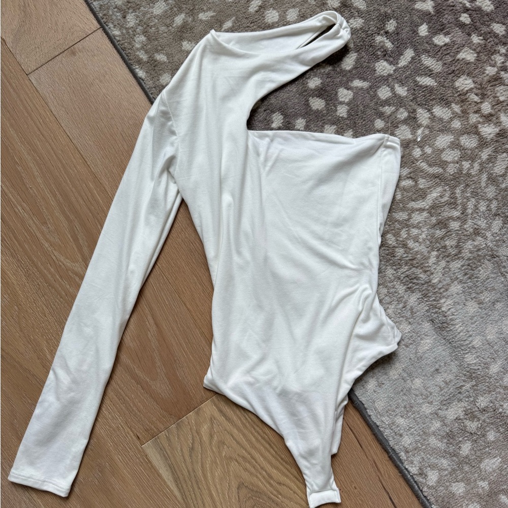 White assymmetrical bodysuit